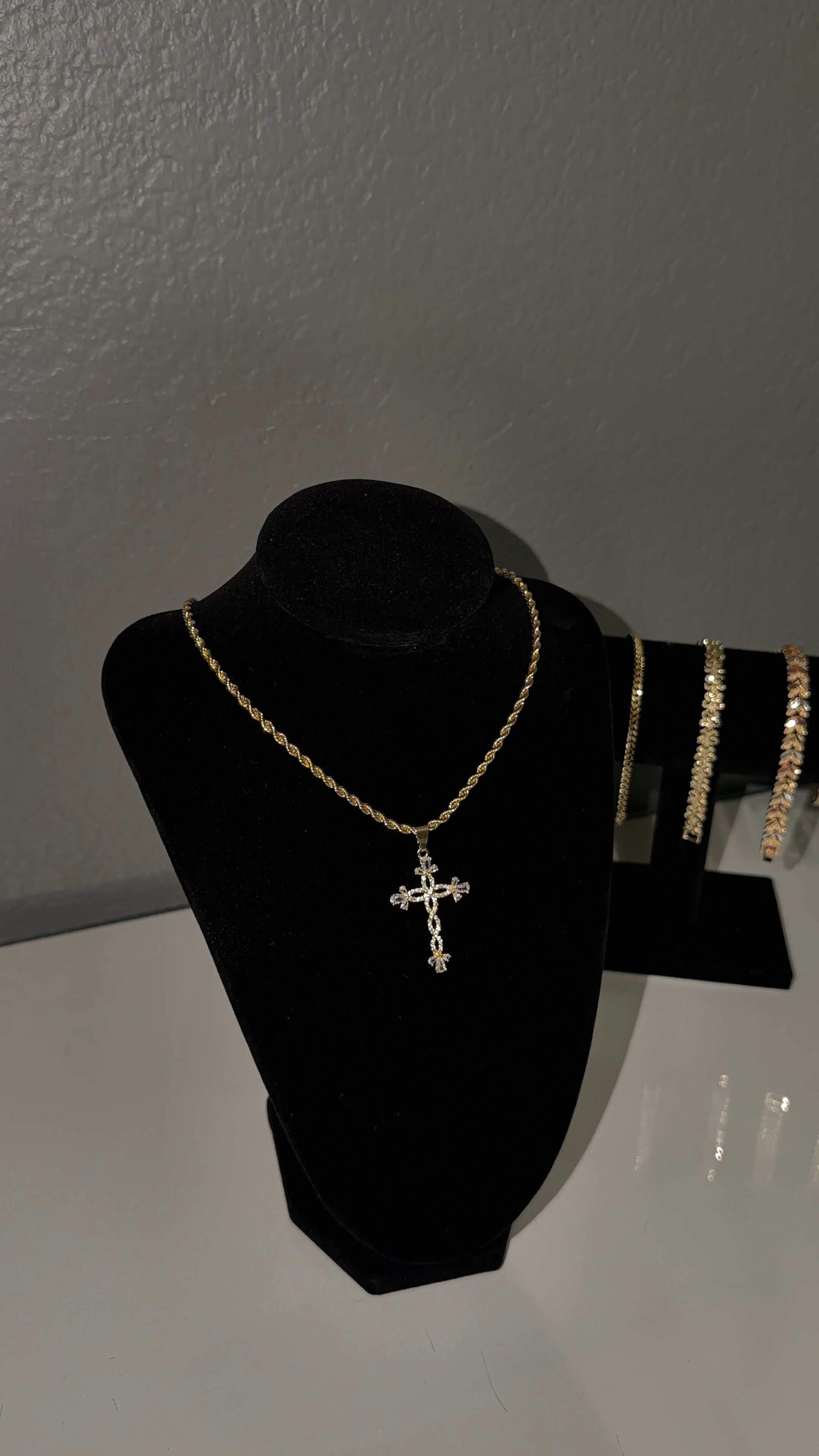 Heavenly Link Cross