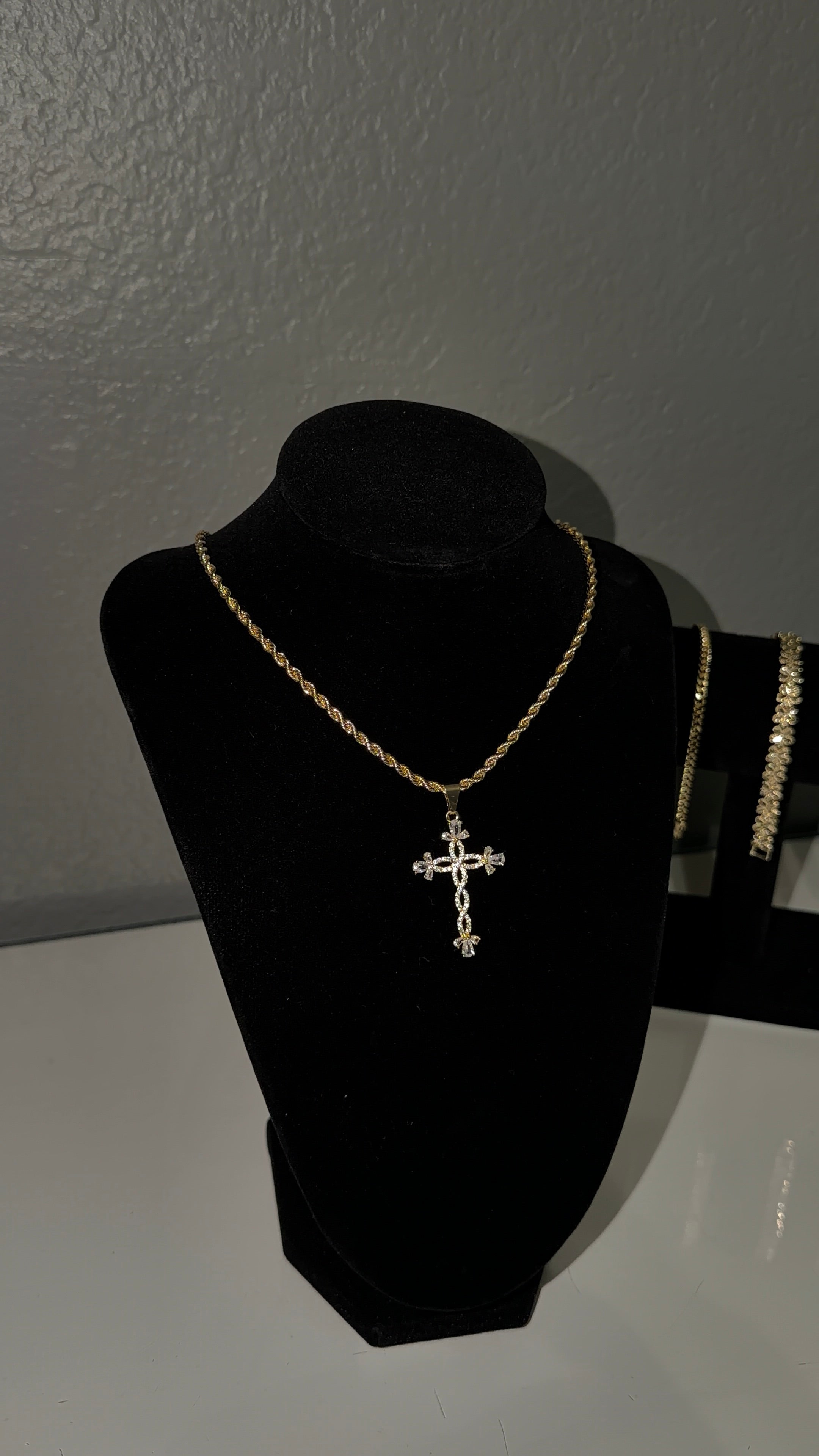Heavenly Link Cross
